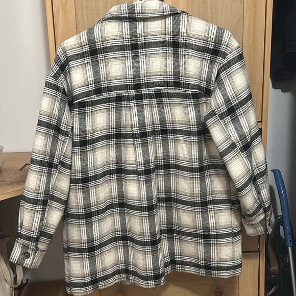 Shacket - Picture 2 of 4